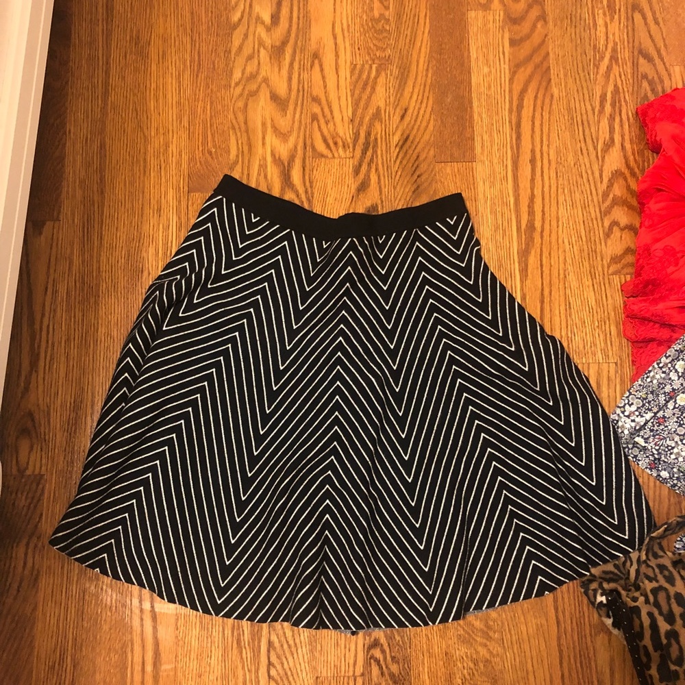 Carmen Marc Valvo Chevron Graphic Sweater Skirt